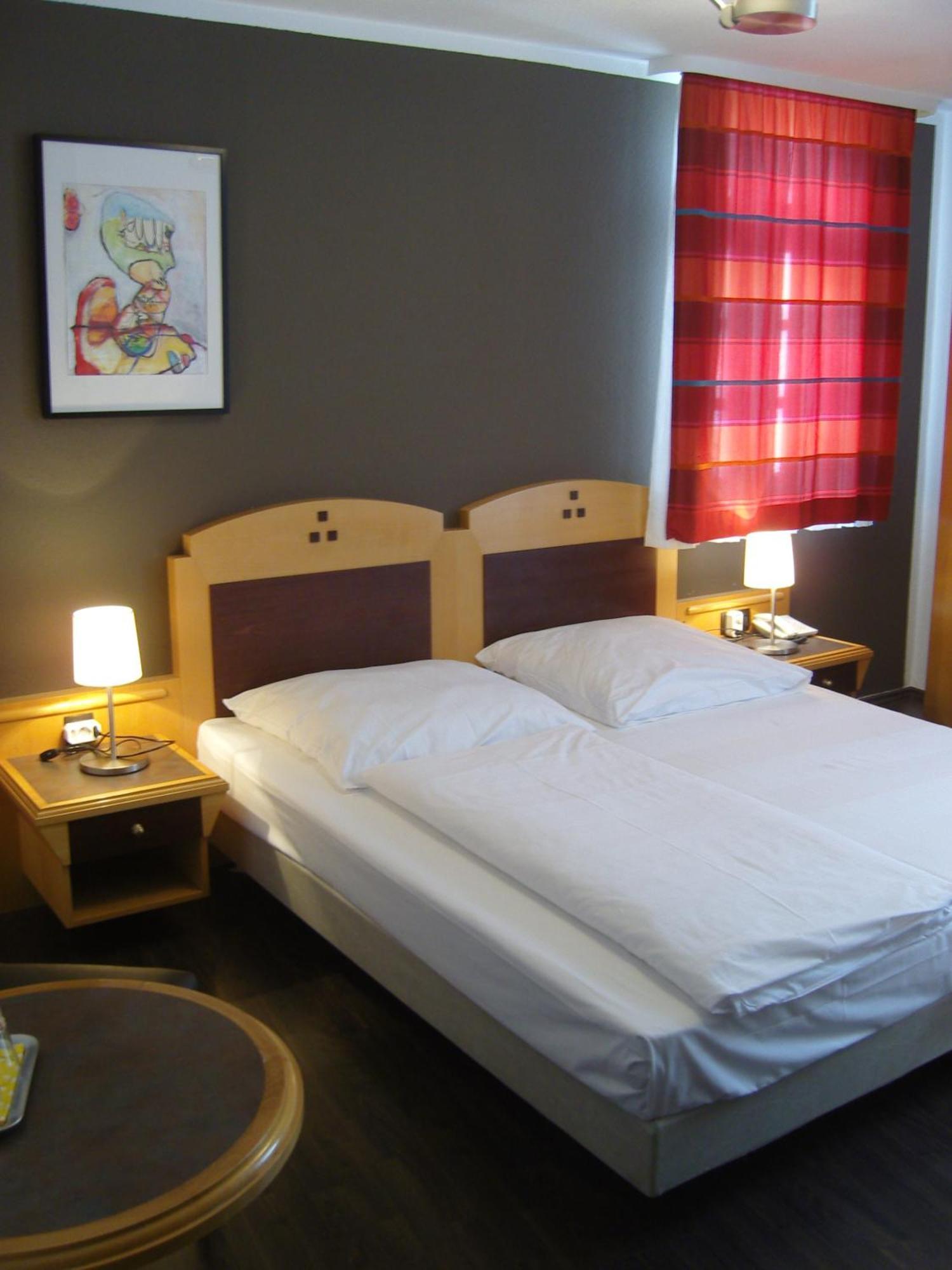 Hotel Zum Loewen Bad Homburg vor der Höhe Exterior foto