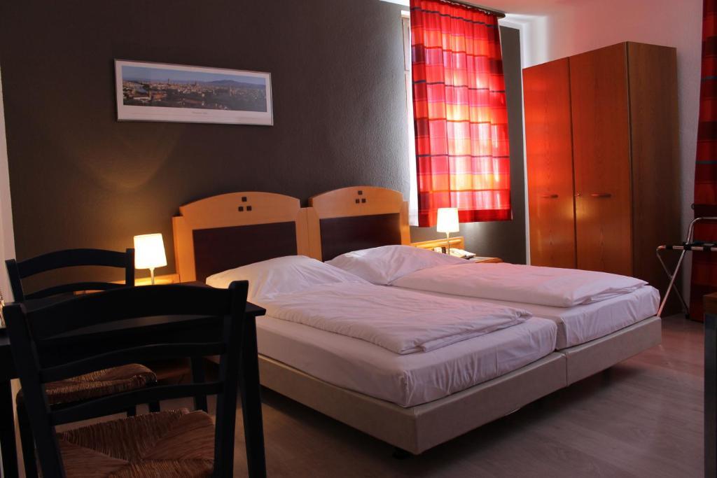 Hotel Zum Loewen Bad Homburg vor der Höhe Habitación foto